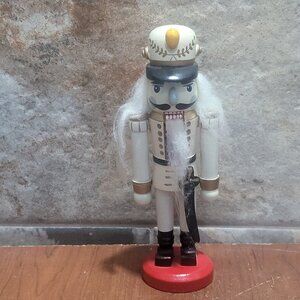 Vintage Wooden White Guard Nutcracker Sword Soldier Figure 7 In Tall